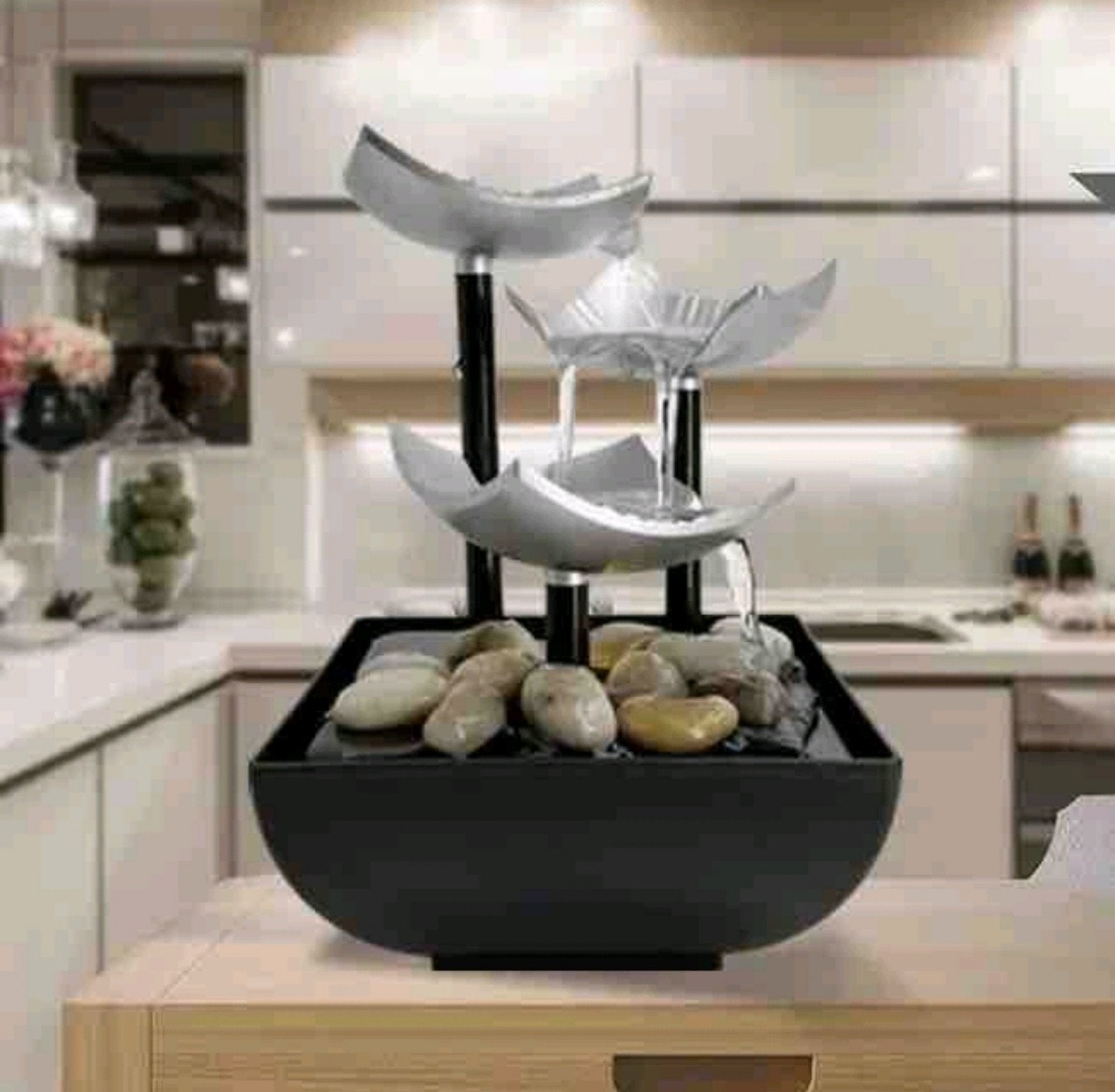 Dekorativna Fontana Sa Kaskadnim Slapovima